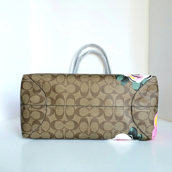 ❗SOLD❗COACH | City Tote in Signature Canvas - Picture 9 of 13